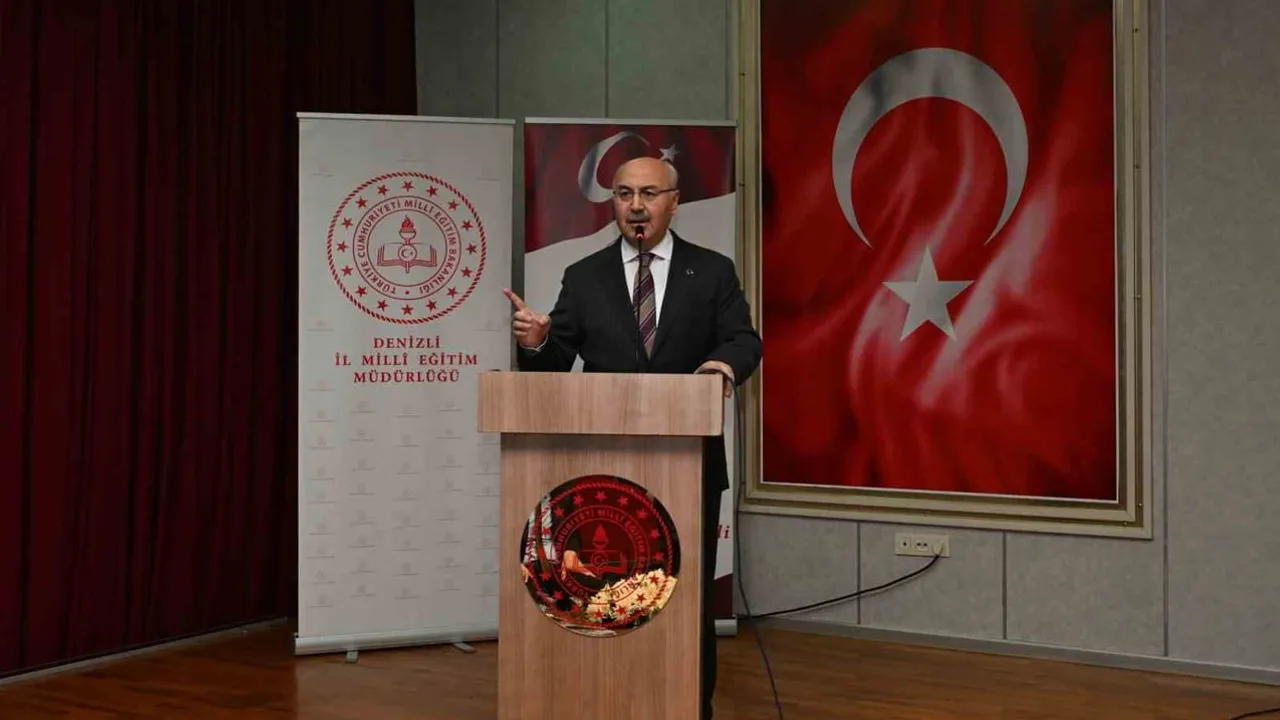 Denizli'de genç nesillere Müftü Ahmet Hulusi Efendi mirası öğretiliyor