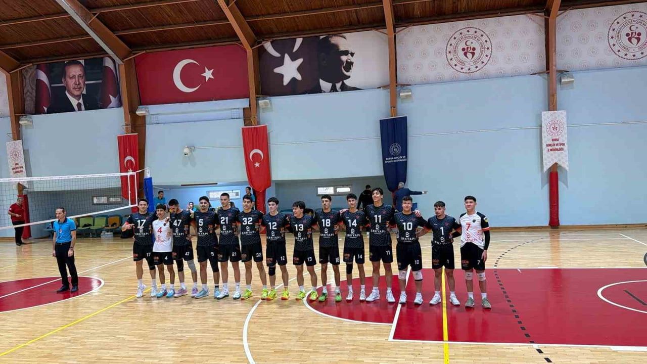 Denizli'nin genç voleybolcuları Bursa deplasmanında net galibiyetle çıktı