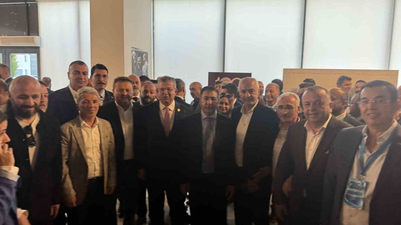 Denizli ticaret odası seçimlerinde istikrar: Uğur Erdoğan yeniden başkan