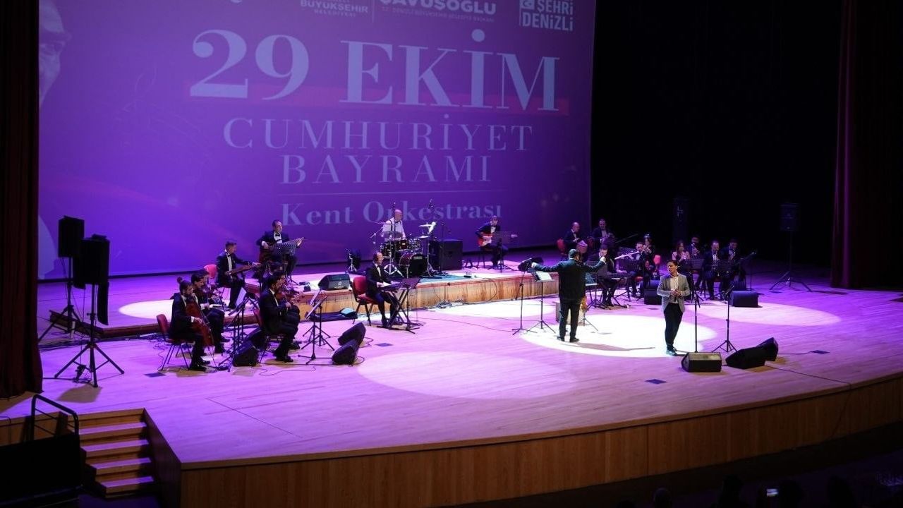 Denizli'yi saran cumhuriyet coşkusu bilim ve müzikle yükseliyor