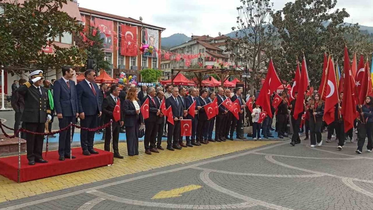 Devrek'te 103. yıl cumhuriyet coşkusu