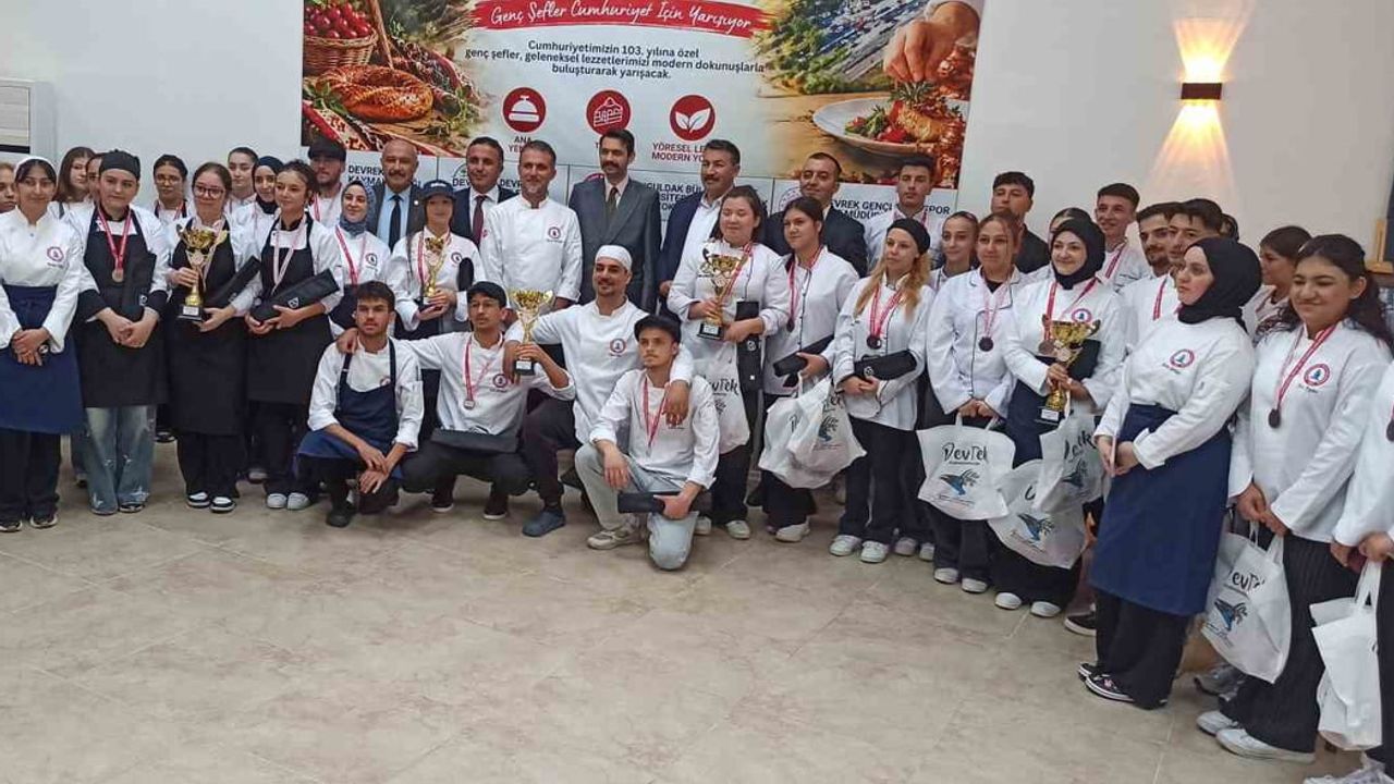 Devrek'te genç şefler cumhuriyet lezzetlerini yarıştı