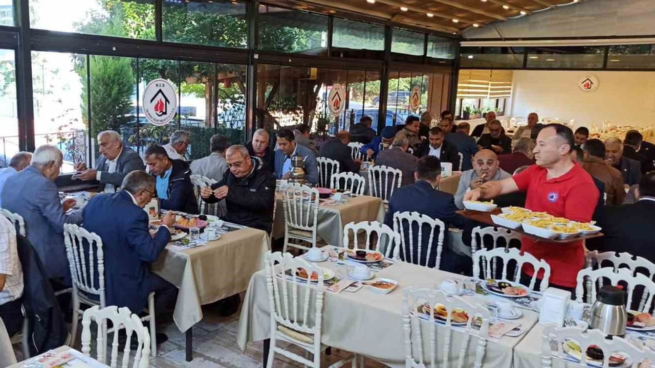 Devrek'te muhtarlar günü törenle anıldı; yasal düzenleme talepleri öne çıktı