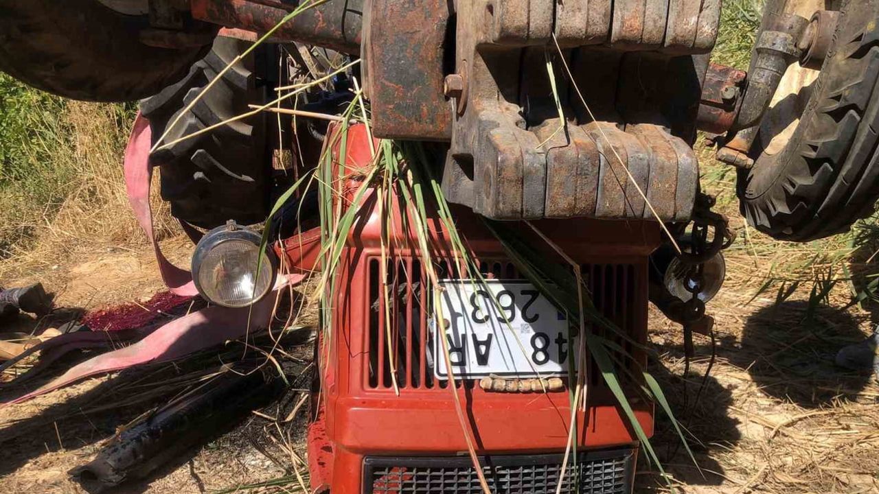Devrilen traktör Kavaklıdere'de iki yaşamı yitirdi