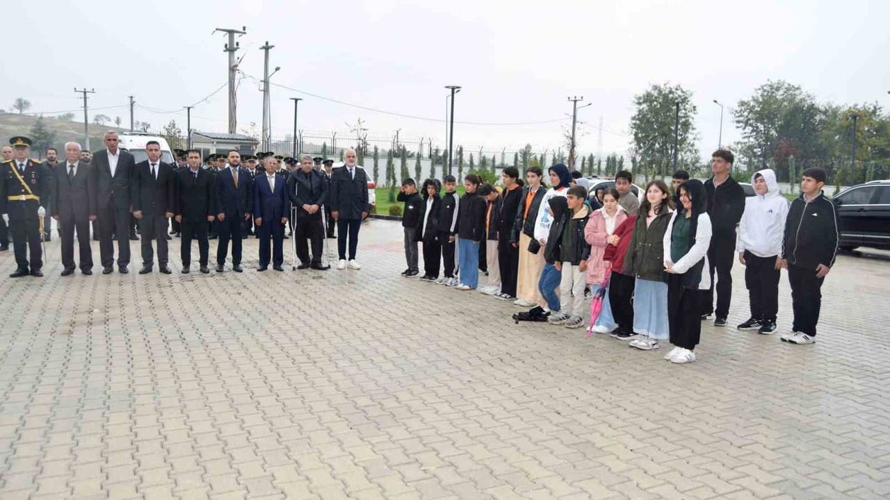 Dicle'de cumhuriyet coşkusu hükümet konağında başladı