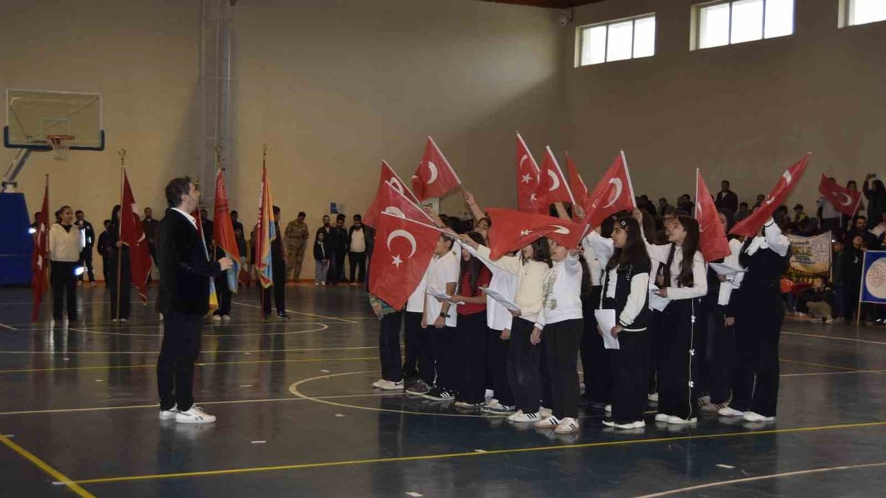 Dicle'de cumhuriyetin 103. yılı birlik ve coşkuyla kutlandı