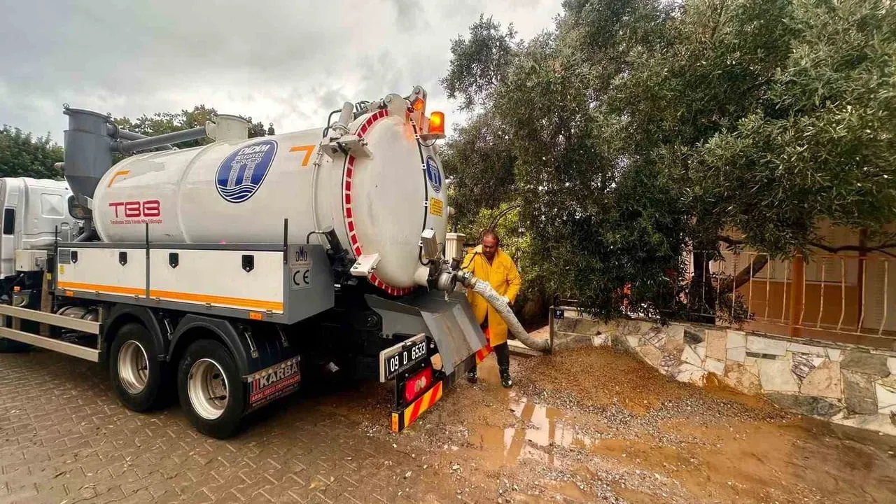 Didim'de yağışa karşı saha seferberliği