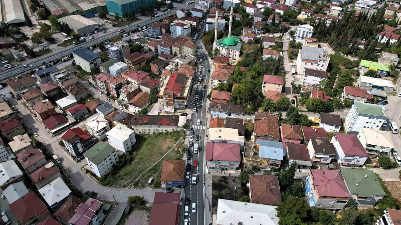 Dilovası'nda konforlu ve güvenli ulaşım için kapsamlı yol çalışması