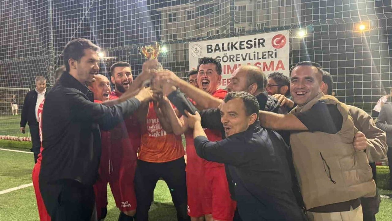 din görevlileri sahada buluştu: birlik ve rekabetin buluştuğu turnuva
