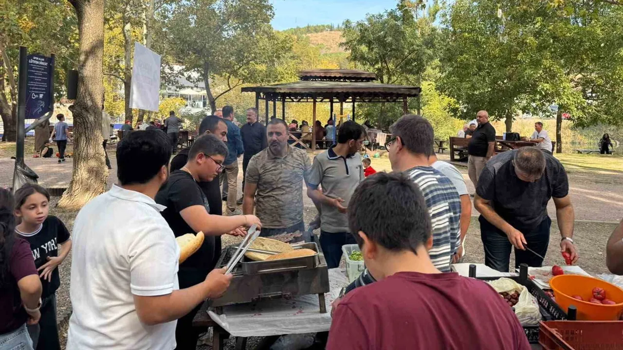 Din görevlileri ve aileleri Değirmenboğazı'nda kardeşlik sofrasında buluştu