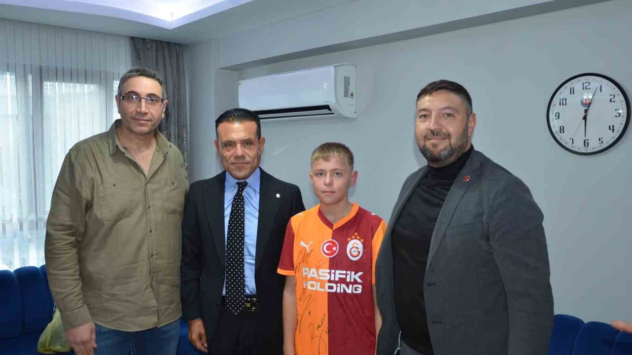 Dinçer Azaphan'dan Kırkağaç'ta umut ziyareti: Yaşar'a destek sözü