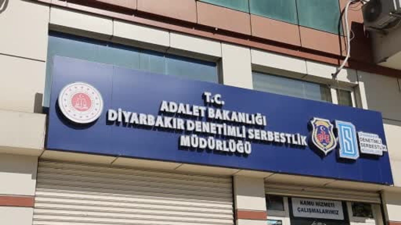 Diyarbakır'da denetimli serbestlikte her yerde kitapla rehabilitasyon