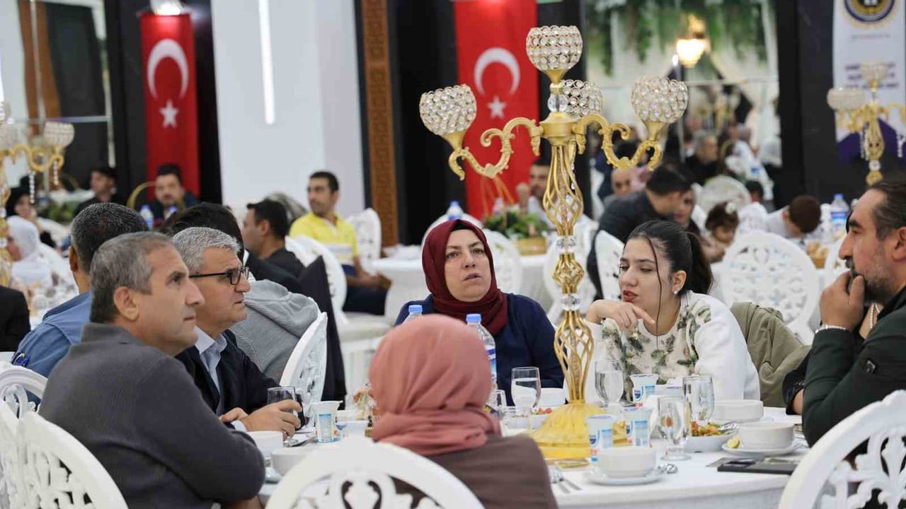 Diyarbakır'da EMŞAV'dan onur yemeği ve barış vurgusu