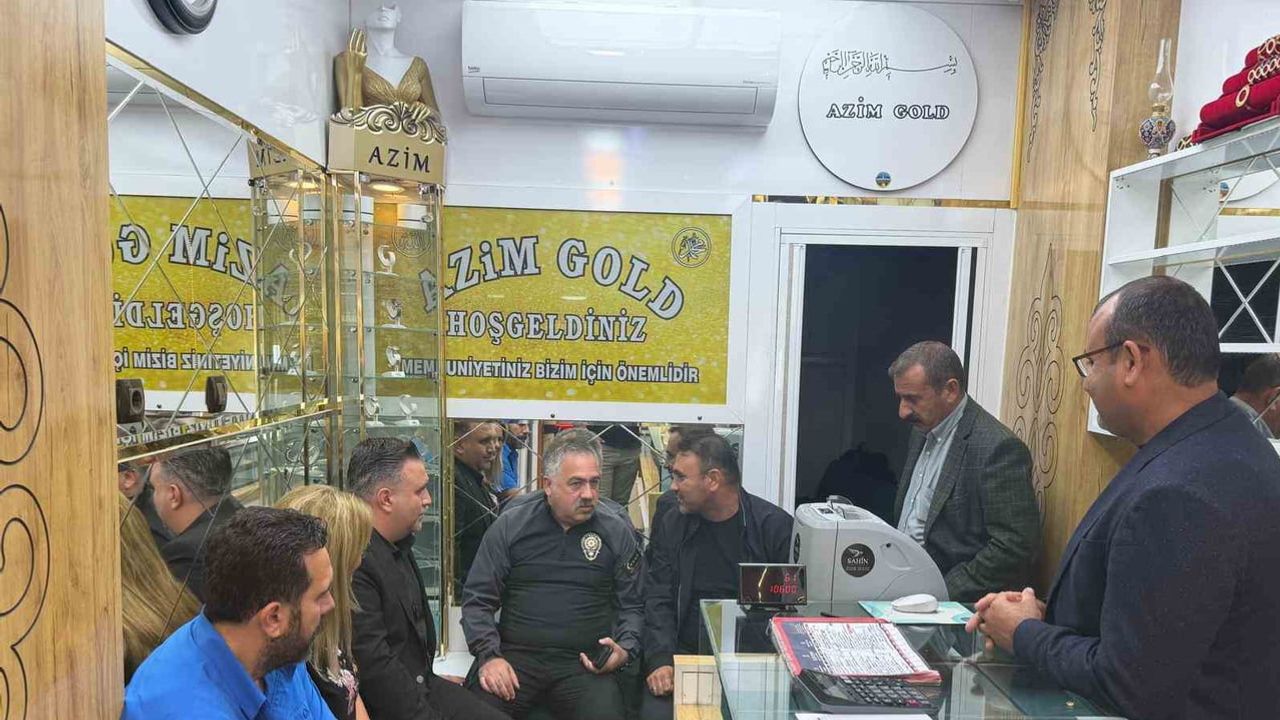 Diyarbakır'da iş yeri kurşunlanan kuyumcuya emniyet müdürü ve DİKO başkanından ziyaret