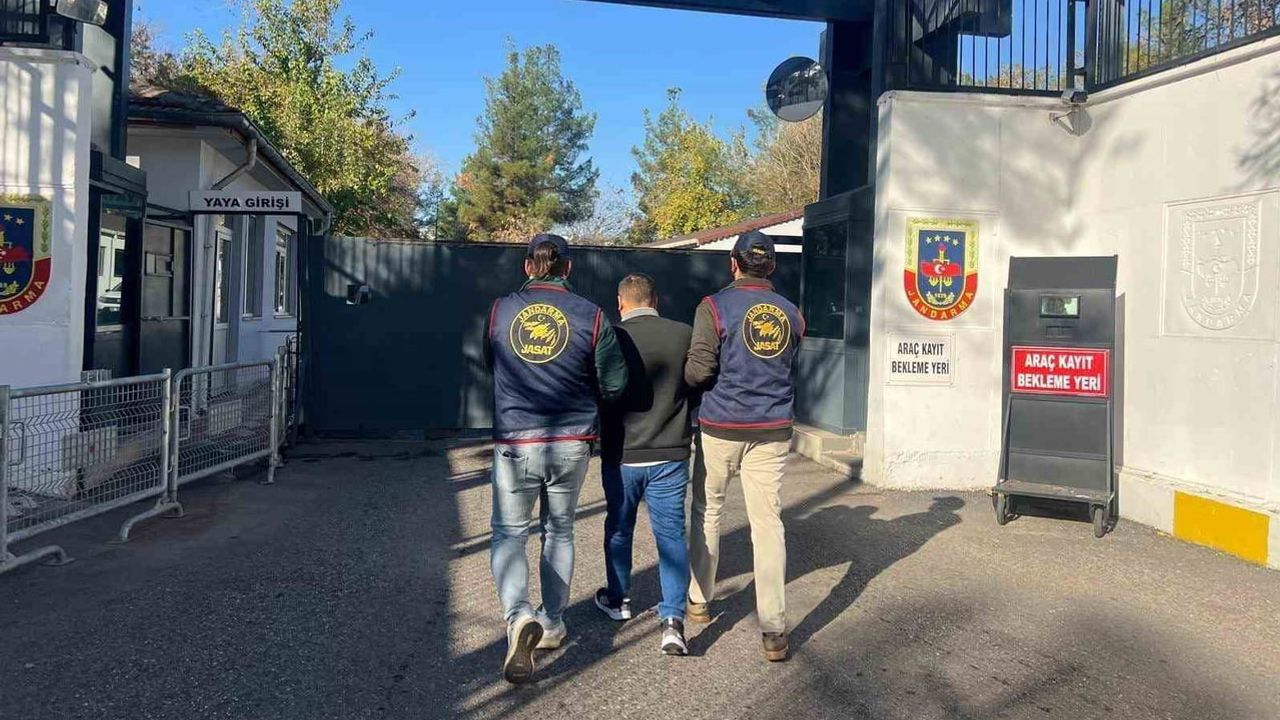 Diyarbakır’da JASAT koordinesinde geniş çaplı operasyon: kesinleşmiş hapis cezası bulunan 85 kişi yakalandı