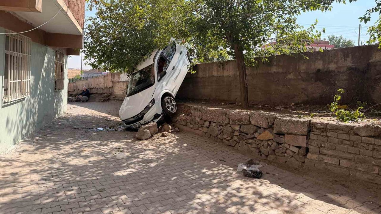 Diyarbakır'da suv istinat duvarından düştü; kazada yaralanan yok