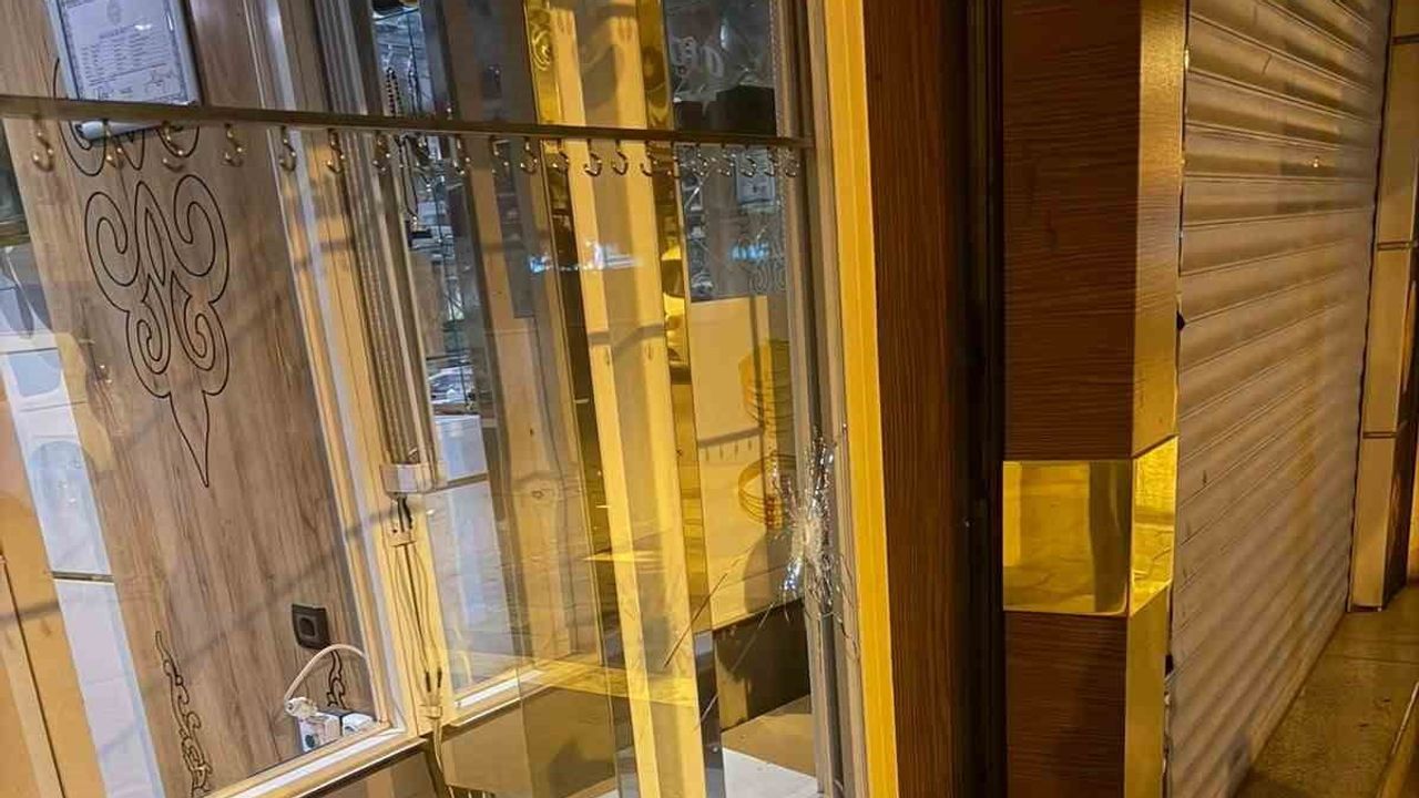 diyarbakır kayapınar'da kuyumcuya gece silahlı saldırı