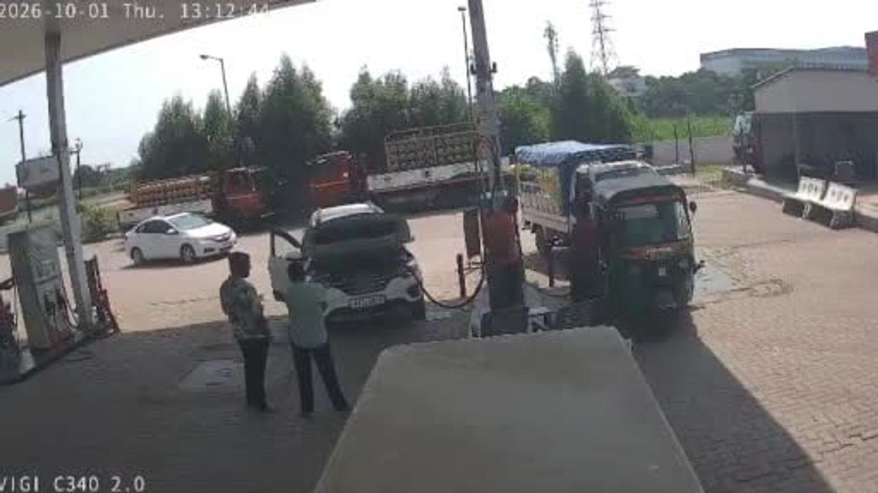 Dolum sırasında CNG deposunda patlama: Gujarat'ta iki yaralı
