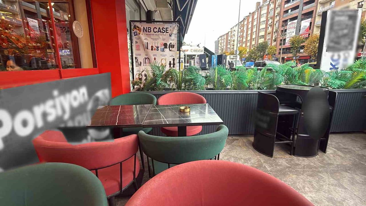 Dönerciyi terk edip çitten atladılar: 1.950 TL'lik hesap kavgası