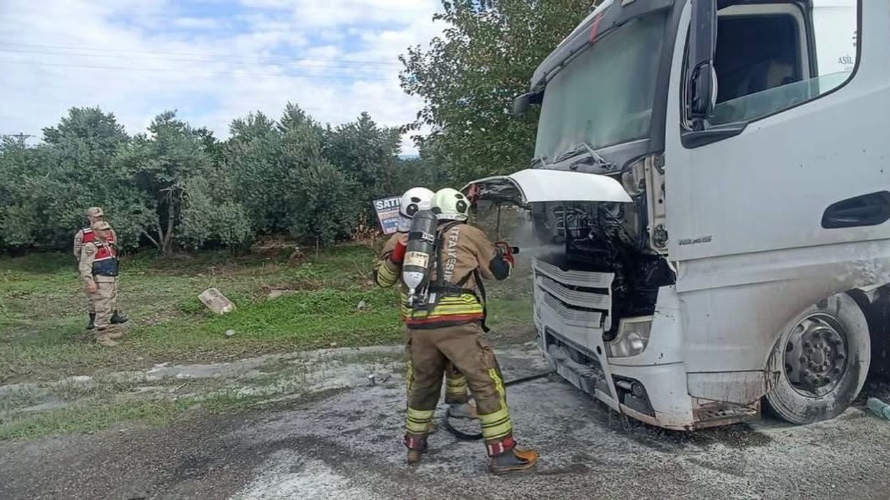 Dörtyol'da tır yangını büyümeden söndürüldü