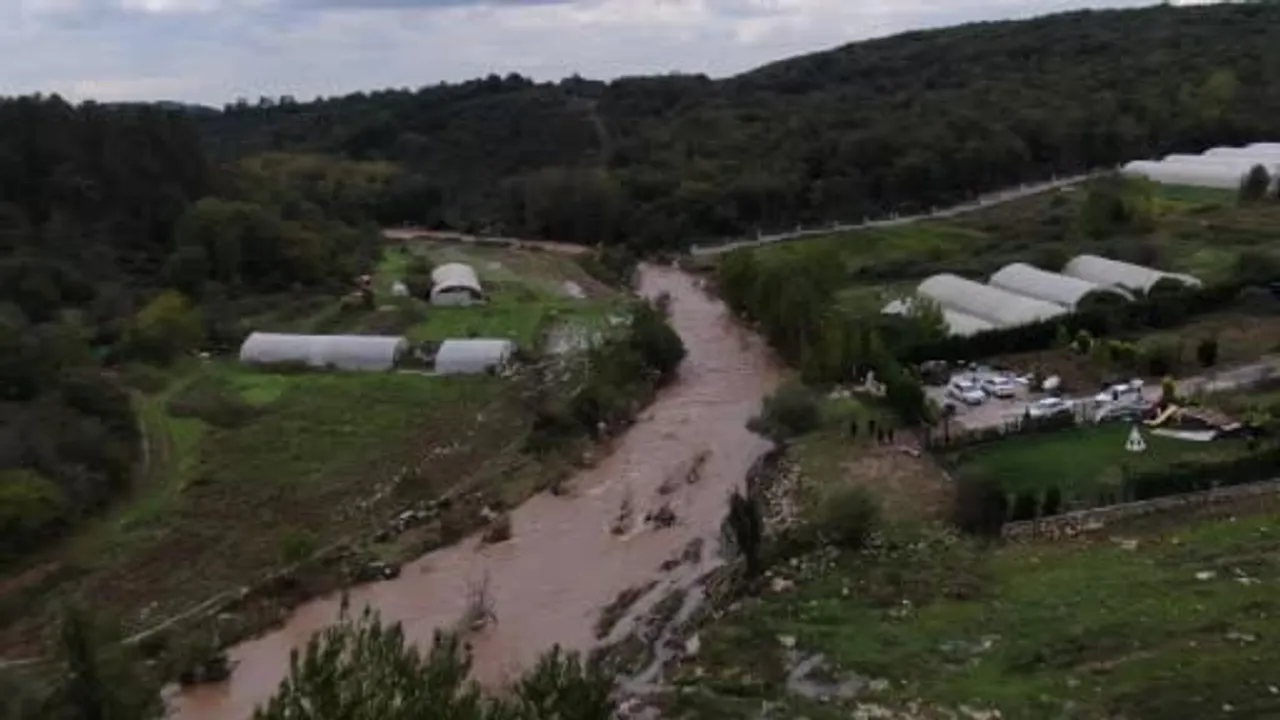 Dron görüntüleri aramayı belgeledi: Gebze'de iki kişi kayıp