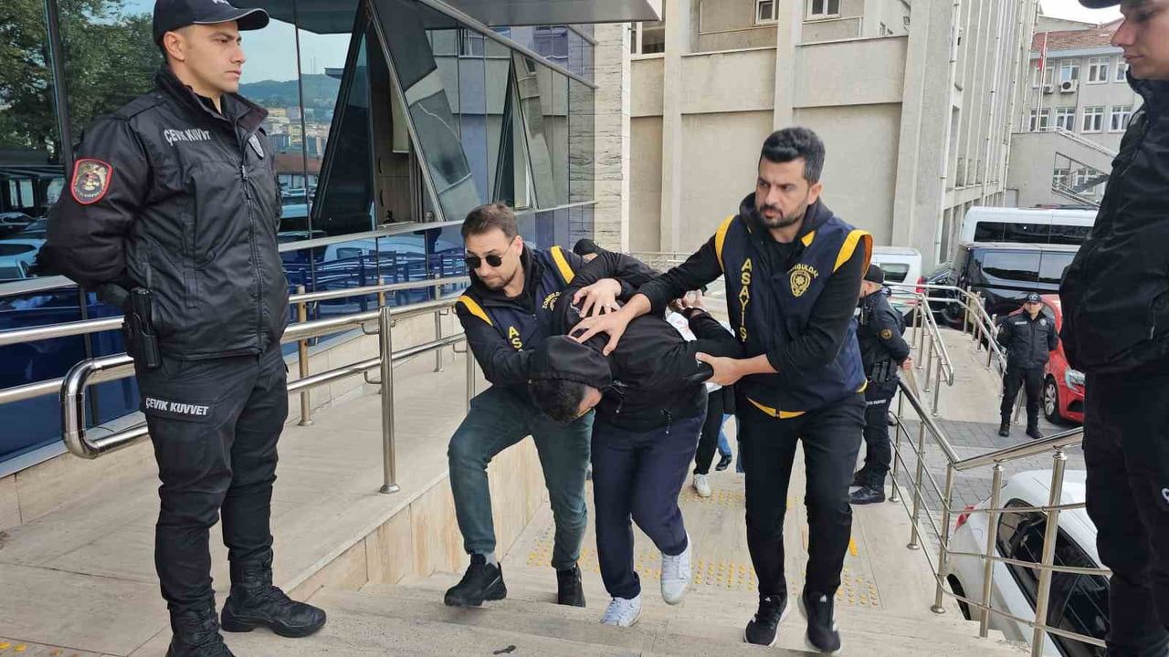 düğün konvoyunda havaya ateş açan üç şüpheli adliyeye sevk edildi