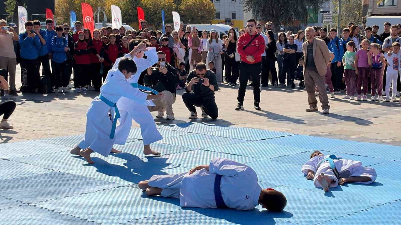 Düzce Anıtpark'ta amatör spor haftası coşkusu