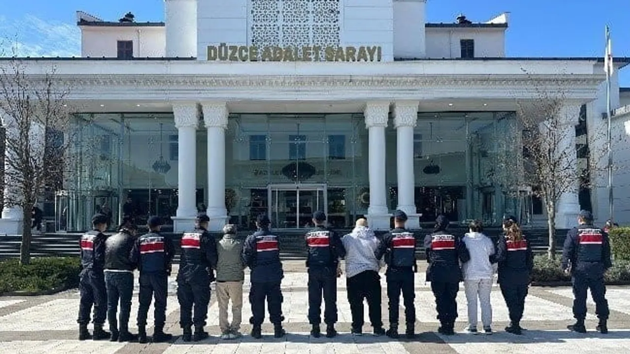 düzce'de haftalık asayiş uygulamalarında 12 bin 700 kişi sorgulandı