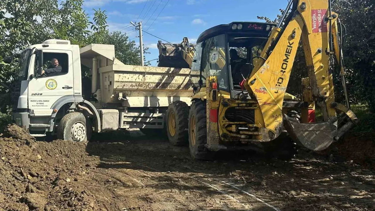 Düzce'de köy yollarına sathi kaplama hazırlığı yoğunlaştı