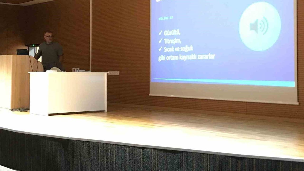 Düzce Üniversitesi'nde güvenli çalışma kültürü birimlere özel eğitimlerle pekiştiriliyor
