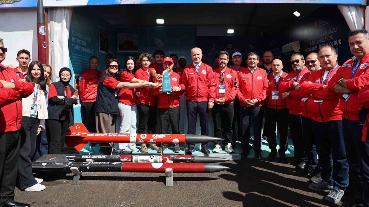 Düzce Üniversitesi TEKNOFEST 2026'da teknoloji sahnesinde beş ödülle dikkat çekti