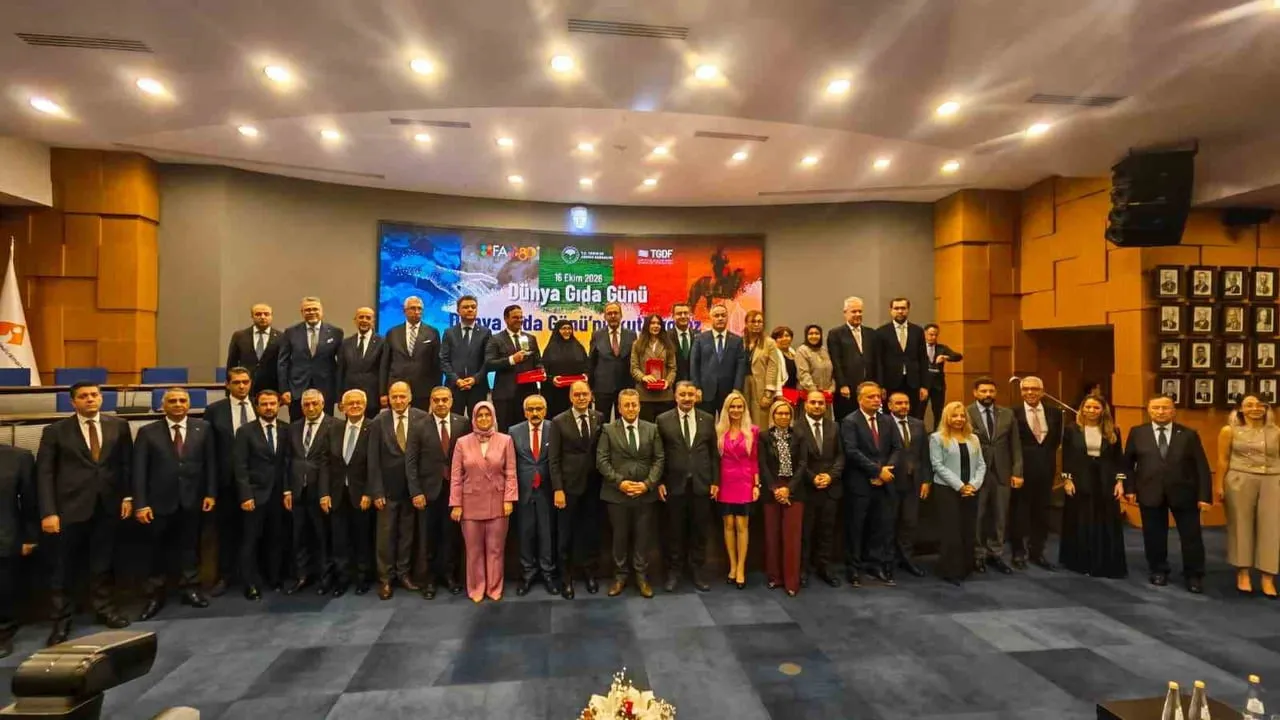 Düzceli arıcı Emine Kazancı yenilikçi üretimiyle ödüle layık görüldü