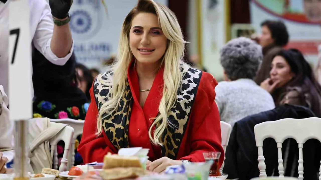 Ebru Akgün Pekel CHP'den ayrıldı: demokratik ilkeler vurgusu meclide yankı buldu