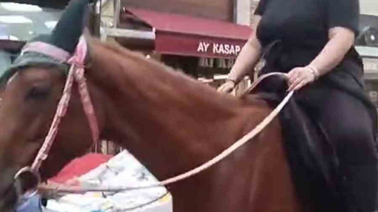 Edirne'de atıyla cadde cadde dolaşan kadının ilgi çeken görüntüleri