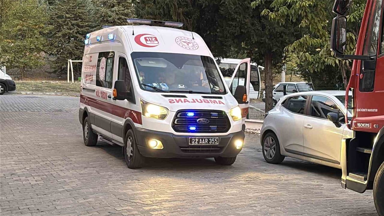 Edirne’de giriş katı dairesinde yangın kısa süreli paniğe yol açtı