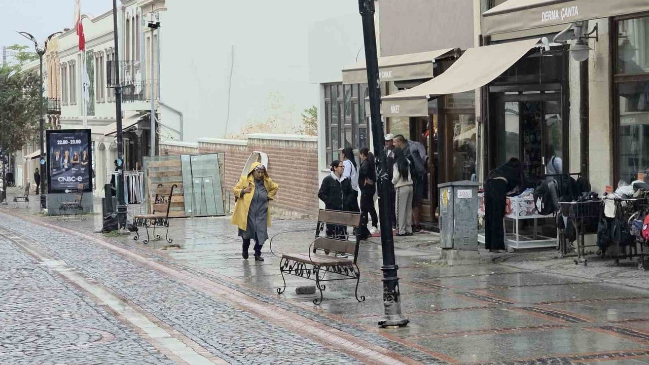 edirne’de sonbahar yağmurları günlük hayatı ve tarımı etkiliyor