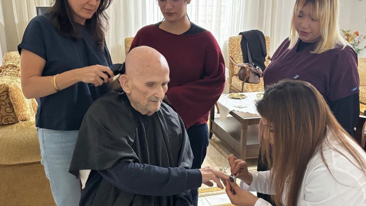 Edremit'te eğitim hizmeti sınırlarını aşan destek: şehit ailesinin yanında