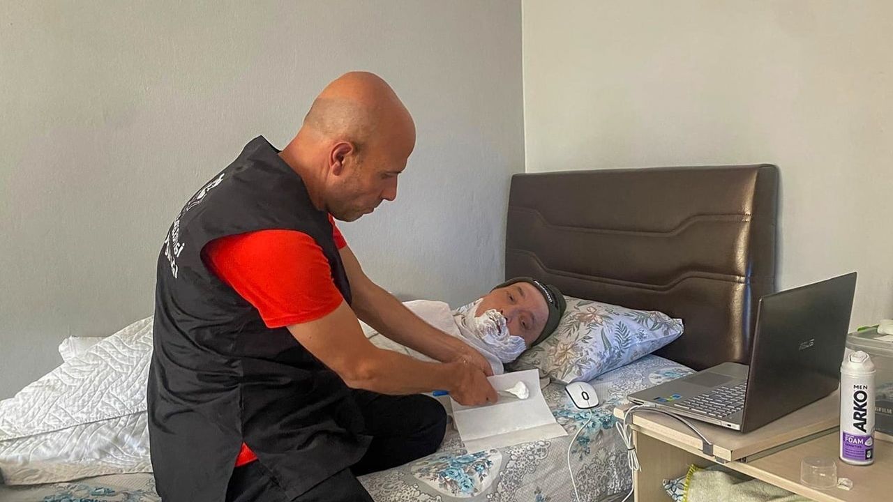Efeler'de dayanışma ağı: eğitimden ev bakımına ücretsiz hizmetler