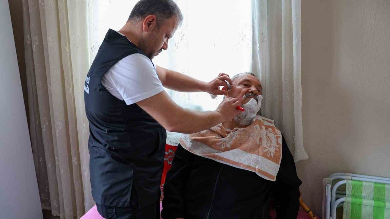 Efeler'de evde bakım hizmetleri hayatı kolaylaştırıyor