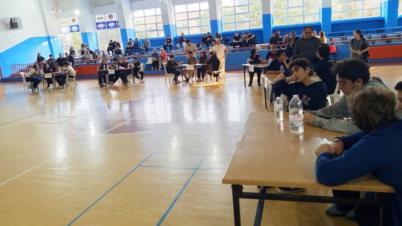 Efeler'de öğrenciler doğa için yarıştı: kazananlara kupalar verildi