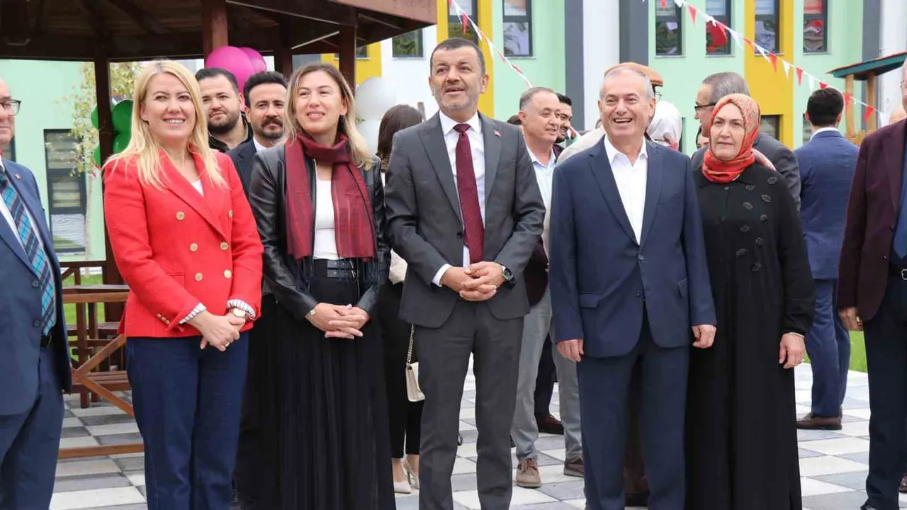 Egekent Karaman'da 220 kapasiteli yeni Güneşli Günler çocuk gelişim merkezi açıldı