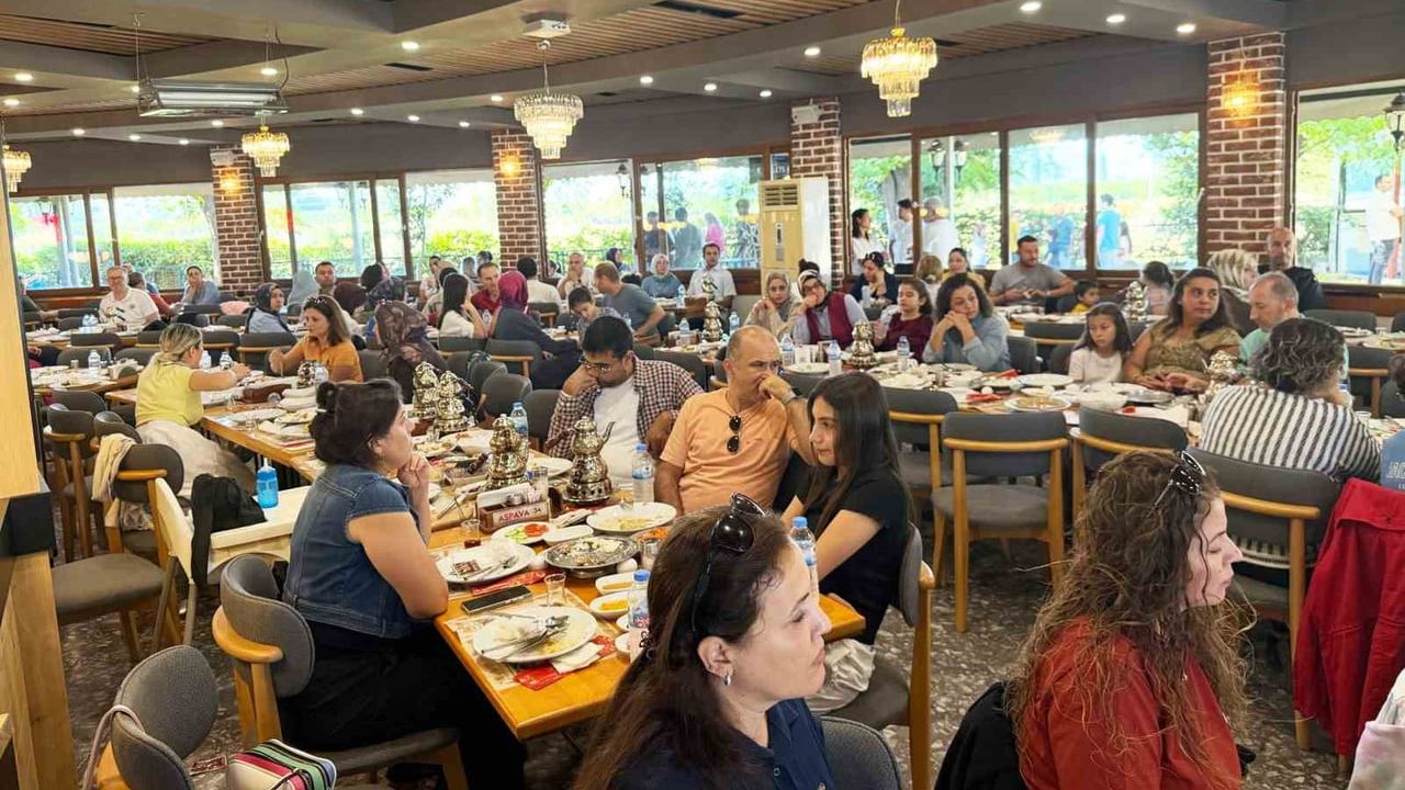 Eğitim-Bir-Sen Dalaman temsilciliği üyeleriyle birlik ve dayanışma kahvaltısında buluştu