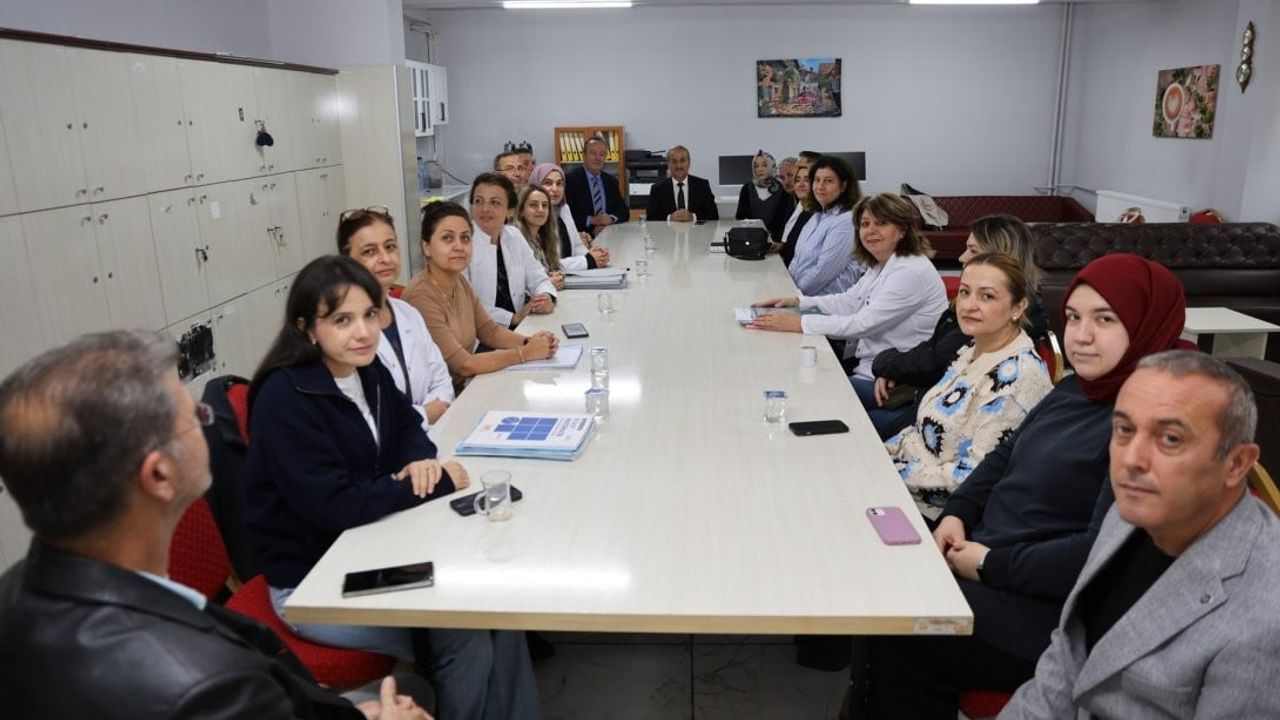 Eğitimde birlik vurgusu: öğretmenlerle buluşan Akbaş'tan güvenlik ve değer odaklı eğitim mesajı