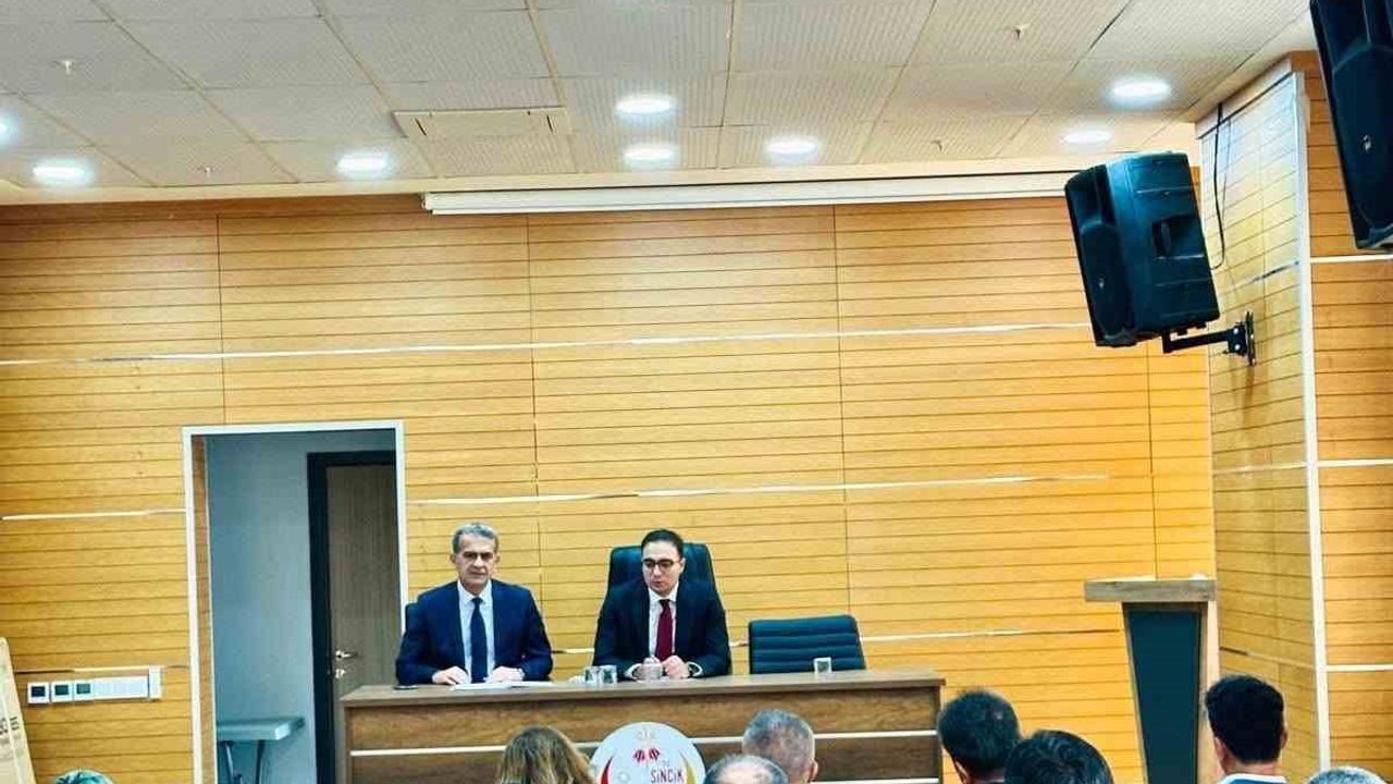 Eğitimde kaliteyi yükseltme hedefiyle Sincik'te aylık değerlendirme