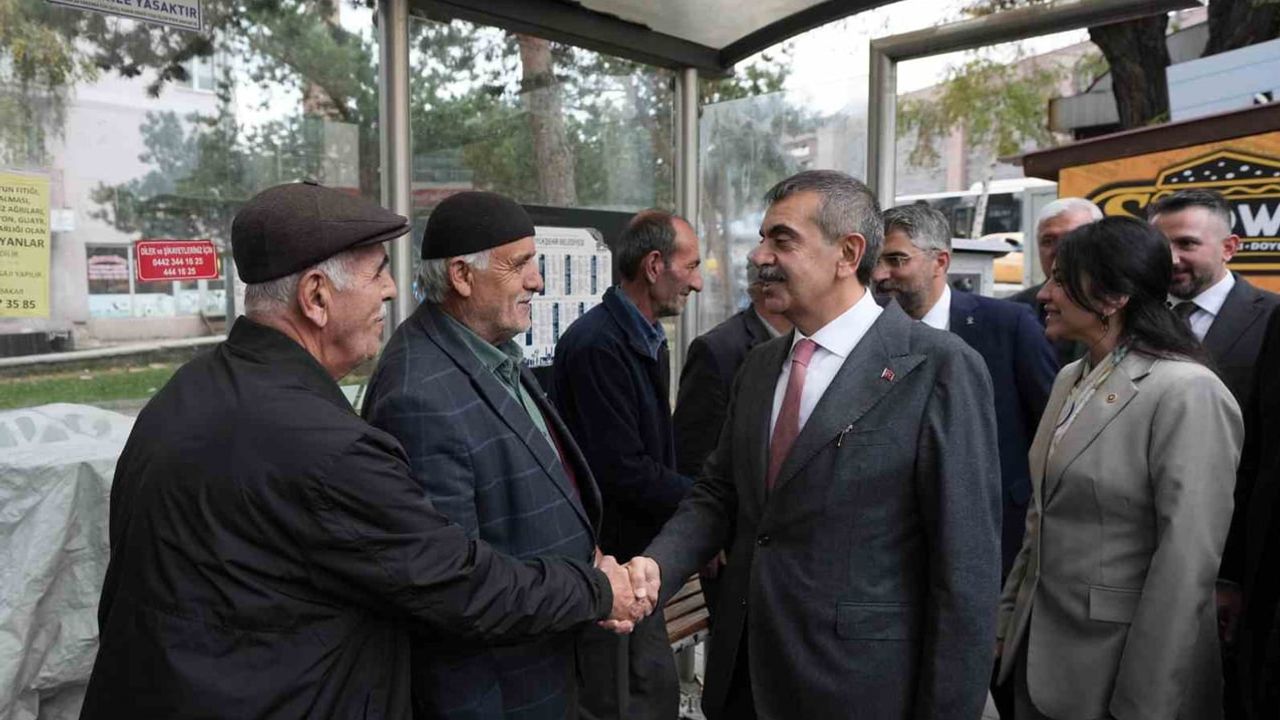 Eğitime yatırım ve hesap çağrısı: Tekin muhalefeti sahtekarlara sahip çıkmakla suçladı