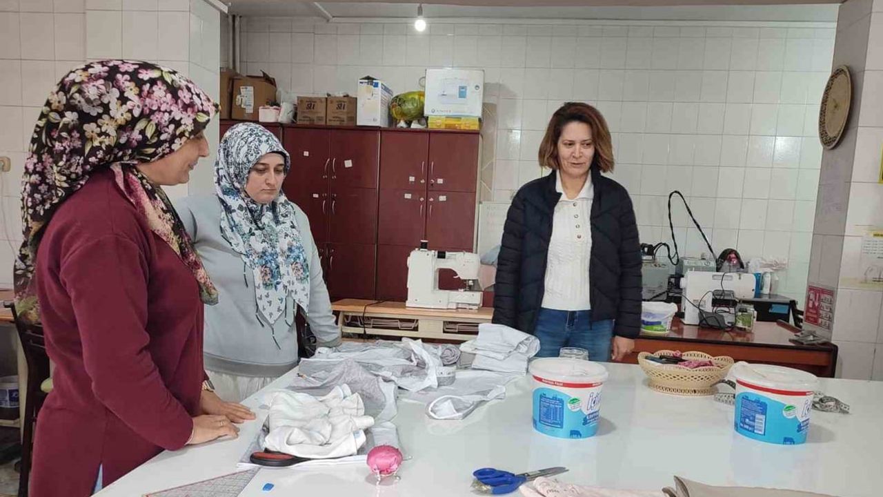 Eğitimle güçlenen eller: Altıntaş'ta kadın terziliği kursuna ziyaret