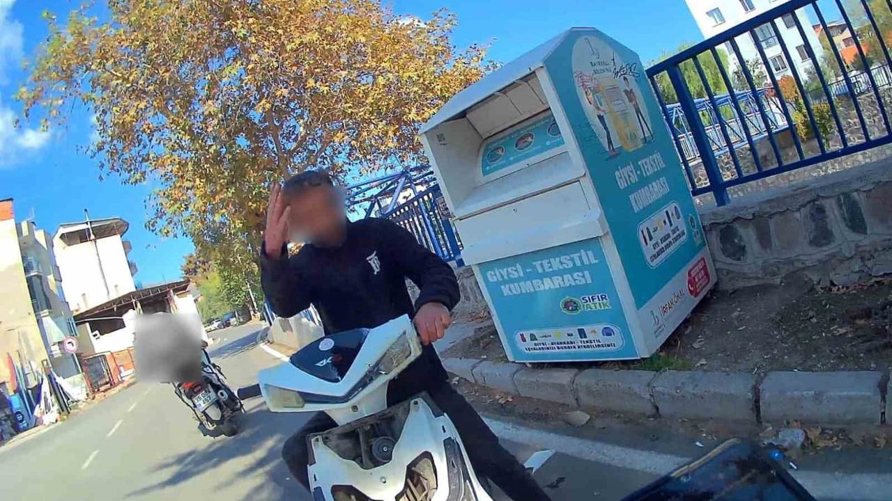 ehliyetsiz sürücünün yaya köprüsünden aniden yola atlayıp kuryeye çarpması kask kamerasında görüntülendi
