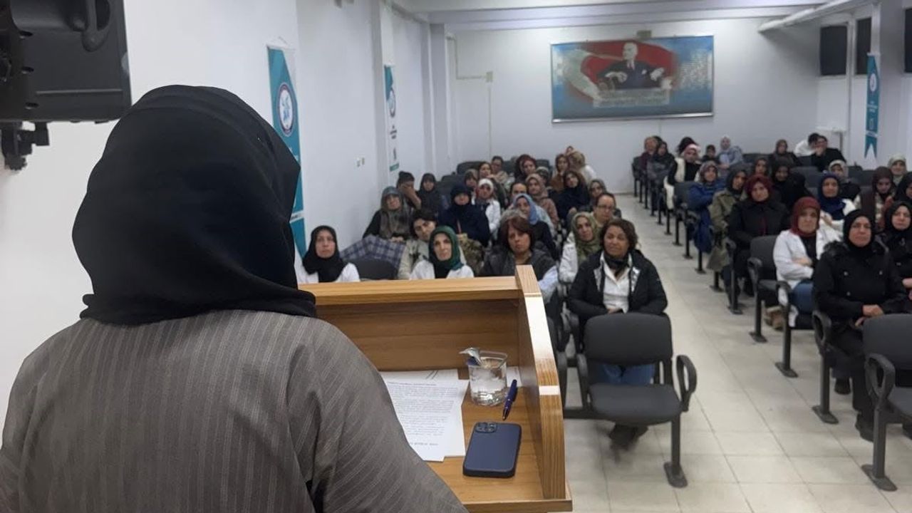 Elazığ’da aile eğitimiyle kadının rolü ve sorumlulukları gündeme geldi