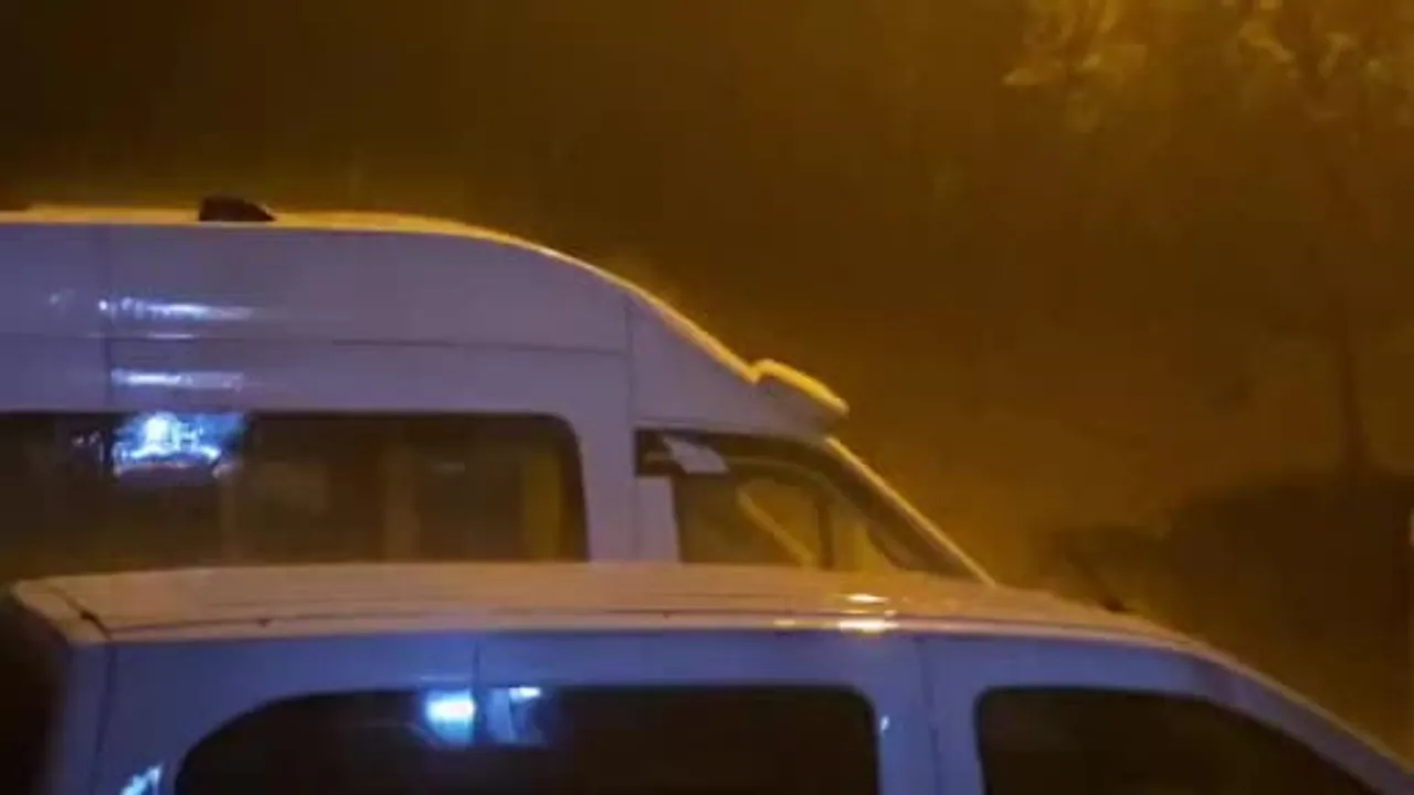 Elazığ'da gök gürültülü sağanak cadde ve sokakları etkiledi