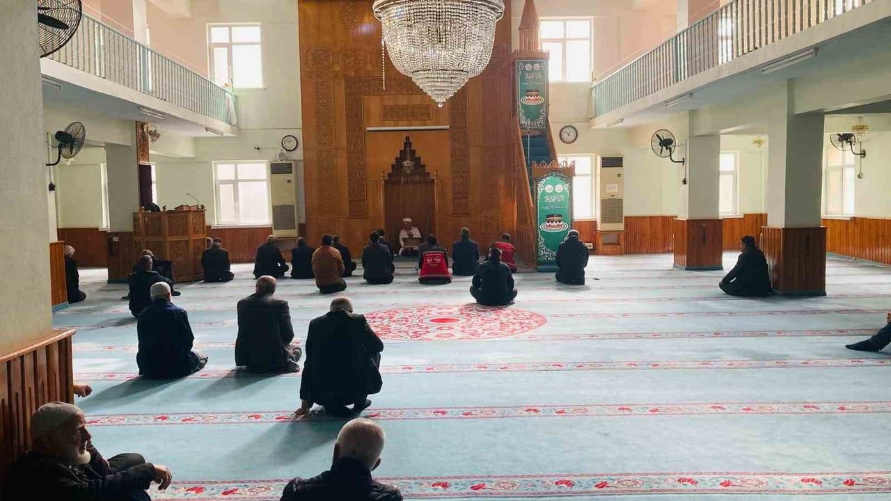 Elazığ'da şehit Uzman Çavuş Coşkun Sevim için mevlid ve dualar